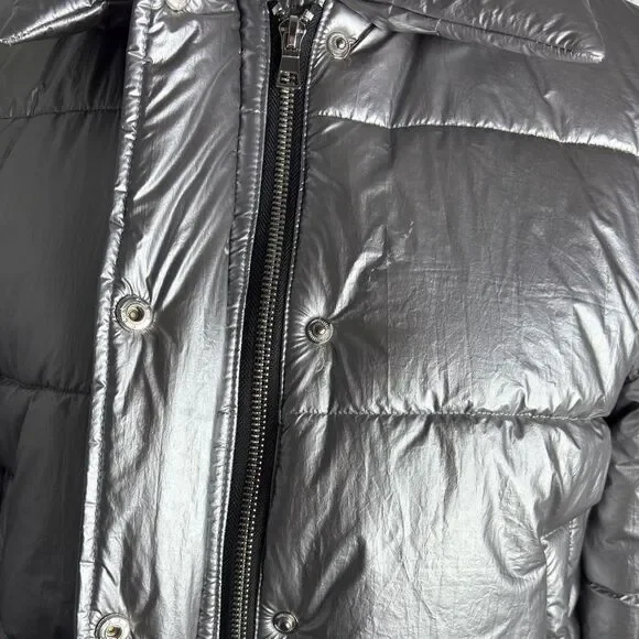Bar III Puffer Silver Metallic Cropped Snap Zip Up Jacket - Picture 7 of 9